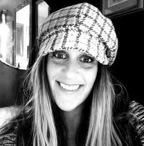 Meet your Posher, Lorie